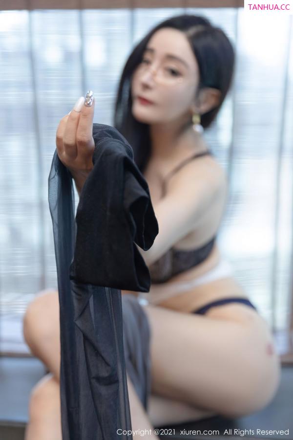允薾  [XiuRen]高清写真图 2021.10.15 No.4072 允薾第64张图片